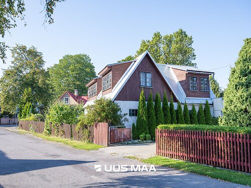 Saaremaa vald Kuressaare linn 5, 6 tuba, 2 korrust, 182.9 m²