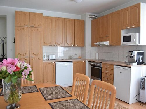 Saaremaa vald Kuressaare linn 1E 2, 2 tuba, 1. korrus, 3 korrust, 55.1 m²
