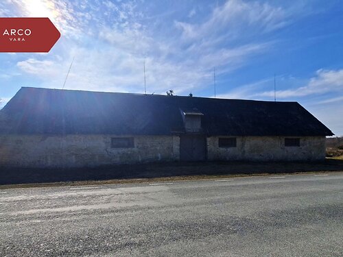 Saaremaa vald Mäeküla, 562 m²