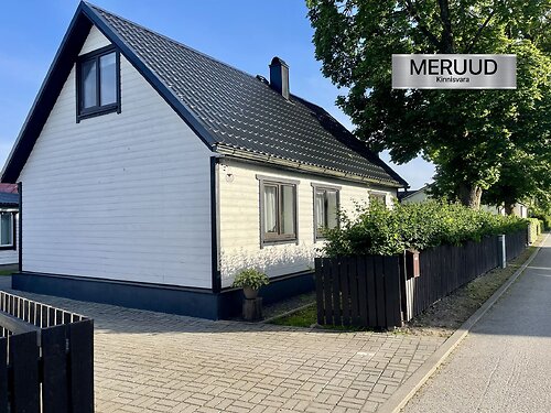 Saaremaa vald Kuressaare linn 96, 4 tuba, 2 korrust, 82 m²